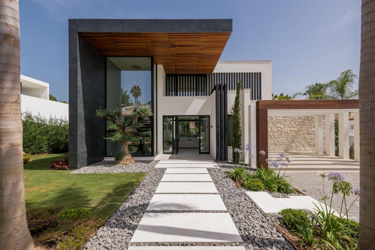Sirius: Luxury Golf Valley Retreat With Private Heated Pool *